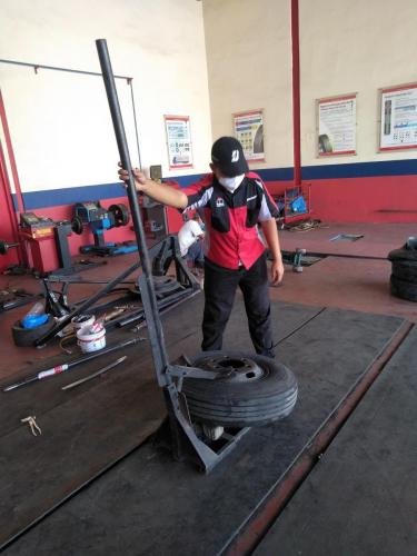 Bongkar Pasang Ban